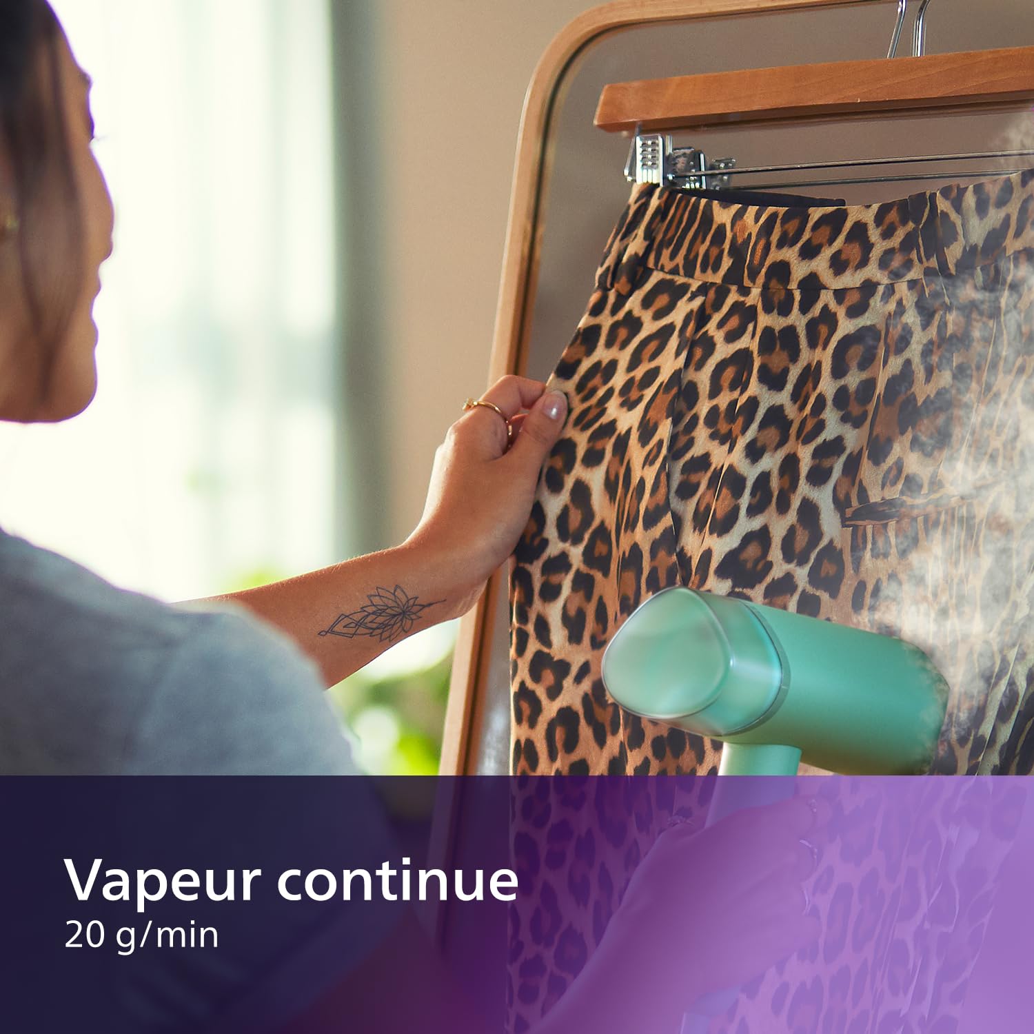 Lisse & go 3000 Series Garment Steamer - 1000W, 20 g/min Steam, Removable Water Tank 100 ml, Plastic Plate, Blue (STH3000/20)